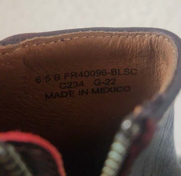 Frye Women's Carson Piping Bootie Black/ Scarlet/ SIZE: 6.5 - Picture 10 of 11